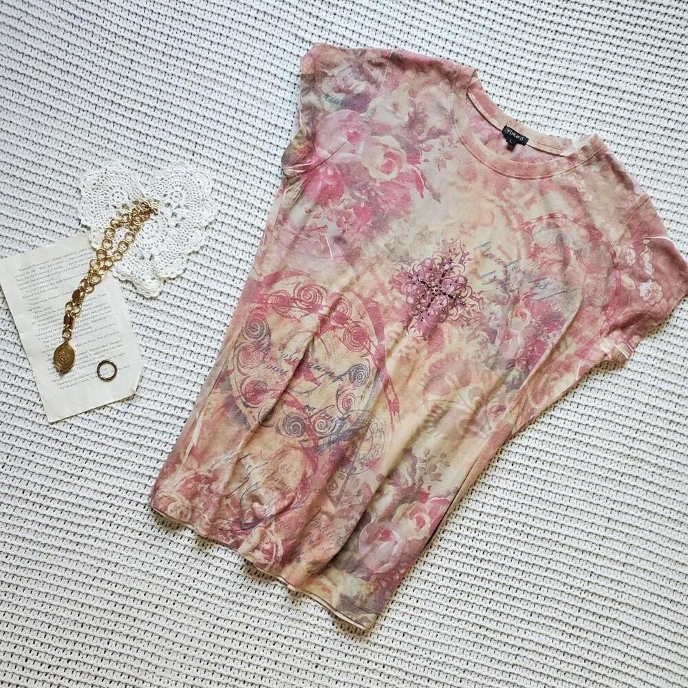 Colorful vintage inspired tee excellent condition